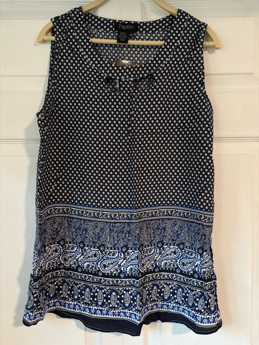 Papillon Blanc Navy and White Sleeveless Paisley Border Tank - NWT